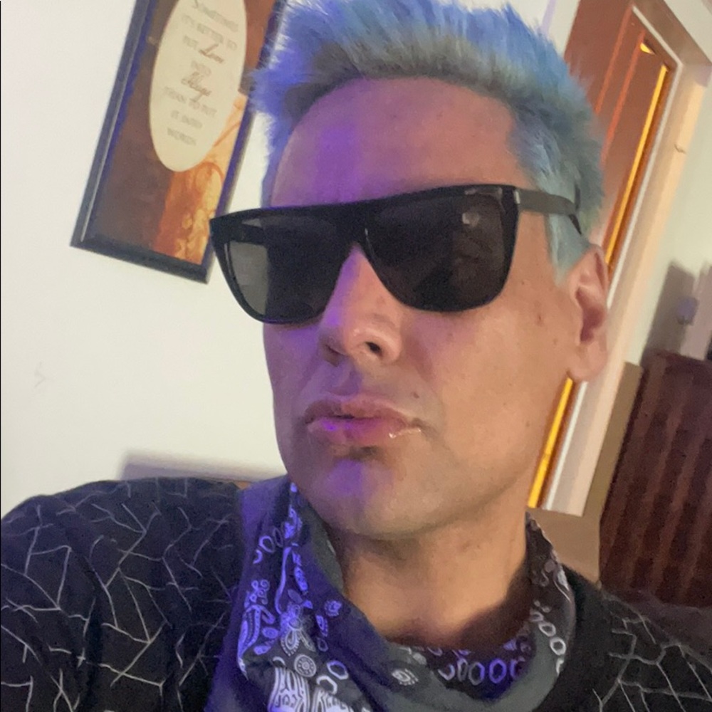 Meet your Posher, Jason